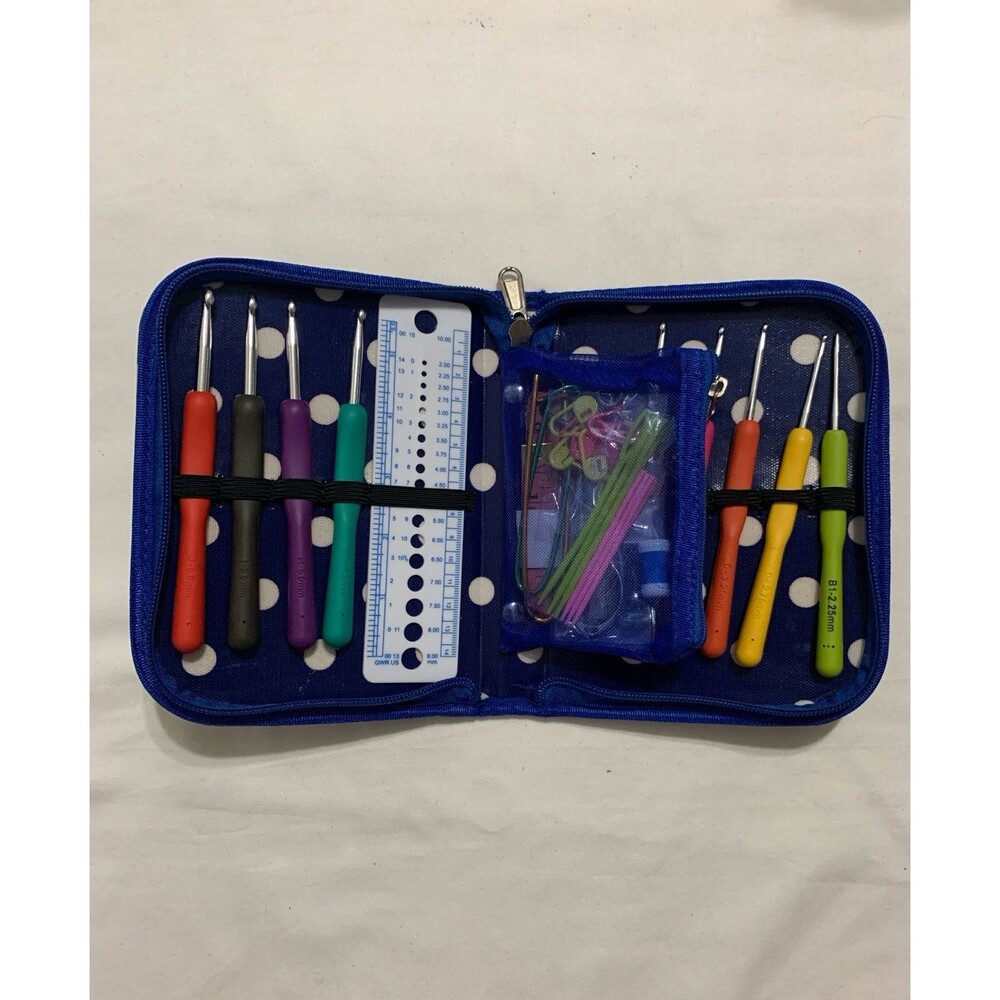 Polka Dot Binder Crochet Hook Set